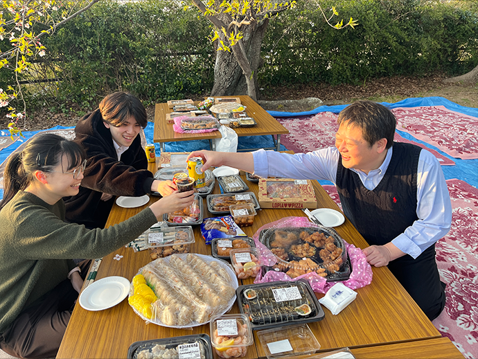 福岡さらく祭り会社のお花見